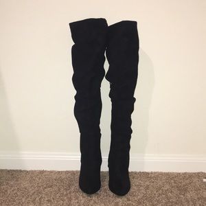 Women’s black over the knee size 8 boots